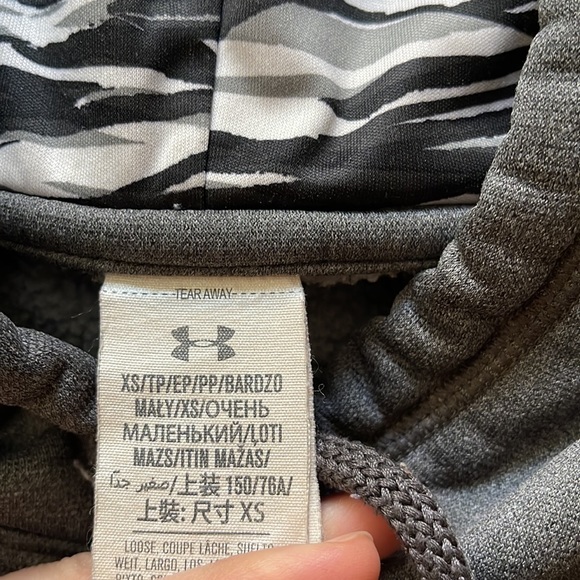 Women’s Grey Under Armer Hoodie! - Picture 2 of 3